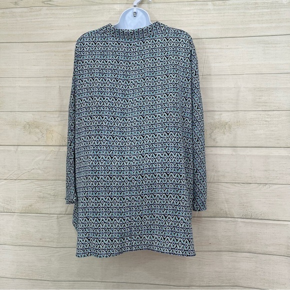 Chico’s Blue Geometric Print Button Front 3/4 Dolman Sleeve Blouse - Picture 5 of 9